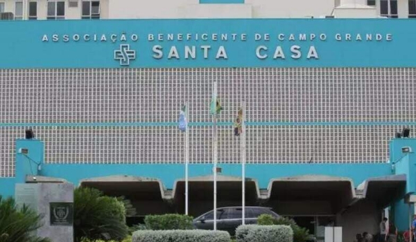 Pneu estoura, passageira cai de moto e morre no hospital