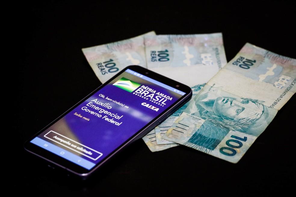 Pagamento dos R$ 300 começa amanhã