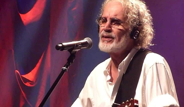 Esplanada terá show gratuito de Renato Teixeira e Matu Miranda