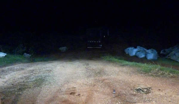 Motorista tenta consertar freio de carreta e morre esmagado pelo veículo