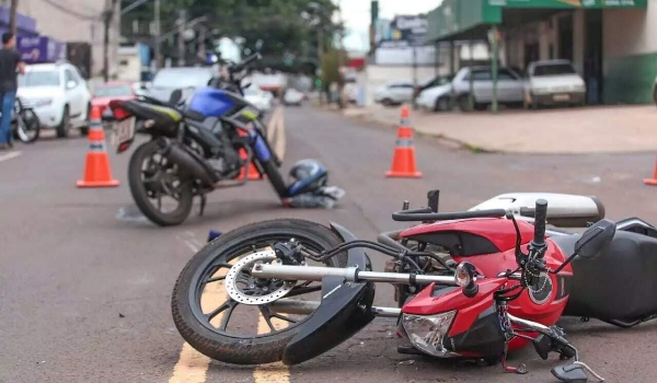 Rotina nas ruas mostra que comprar moto vem antes de tirar a CNH