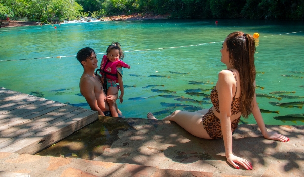 Baixa temporada em Jardim tem combo de um dia no Buraco das Araras e Eco Park