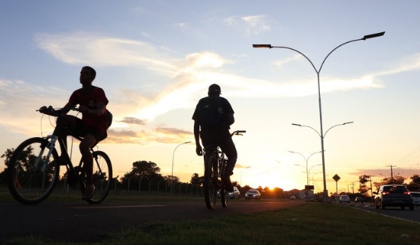 Quinta-feira tem temperaturas acima da média e município de MS pode atingir 40°C