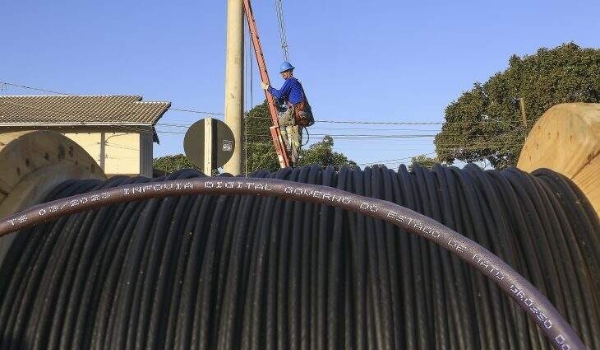 Instalação de fibra óptica pela Infovia Digital chega a 20 municípios de MS