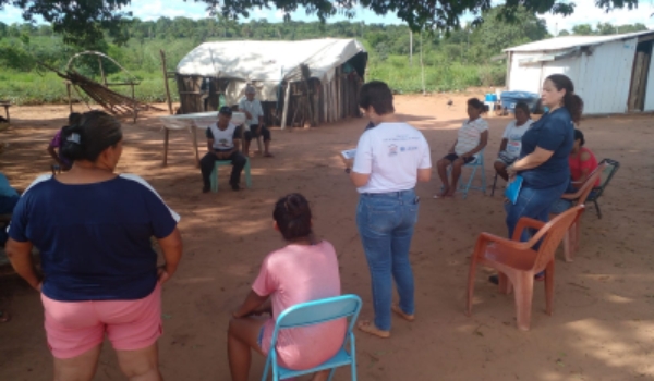 Indígenas da comunidade Laranjal recebem equipe da CRAS de Jardim