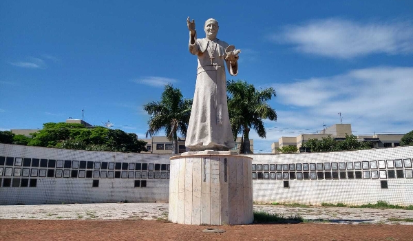 Prefeitura garante que já planeja a reforma da Praça do Papa