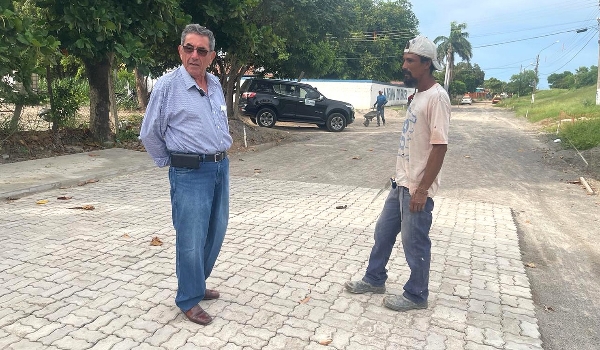 Em Murtinho, pavimentação de bairro integra projeto de reurbanização da orla