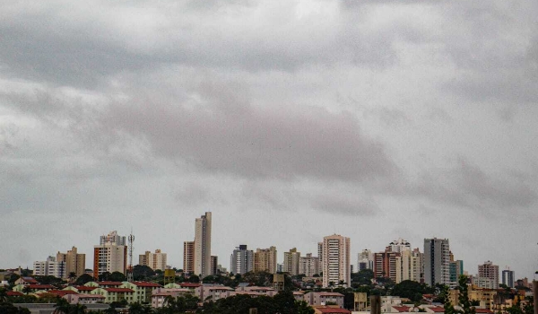 Previsão indica que abril terá chuva e calor acima da média