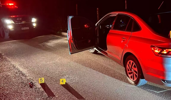 Com carro roubado, 2 homens morrem a tiros pela PM