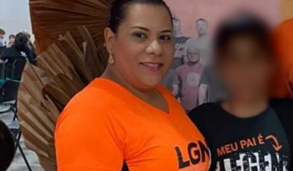 Mãe e filho morrem em acidente com caminhonete e 3 pessoas ficam feridas