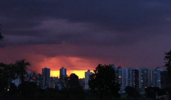 Combinação de calor e umidade geram possibilidade de chuvas neste sábado em MS