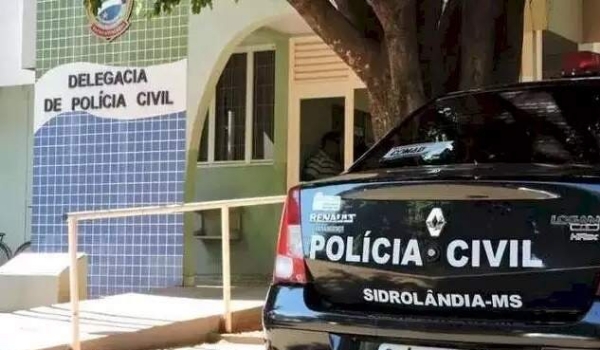 Homem é esfaqueado no pescoço e encontrado morto em banheiro