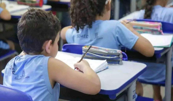 Lei troca som estridente por sirene suave em escolas da rede municipal