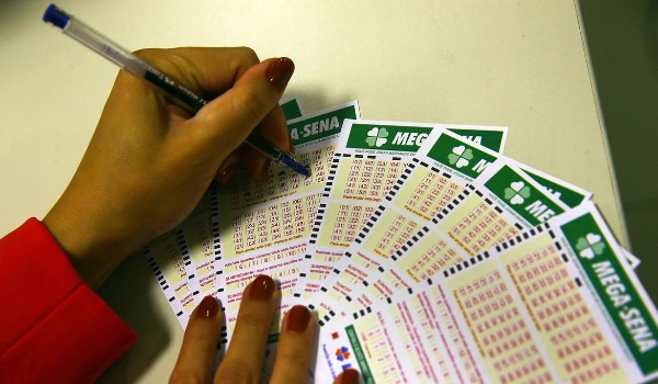 Mega-Sena sorteia nesta terça-feira prêmio estimado em R$ 3,5 milhões