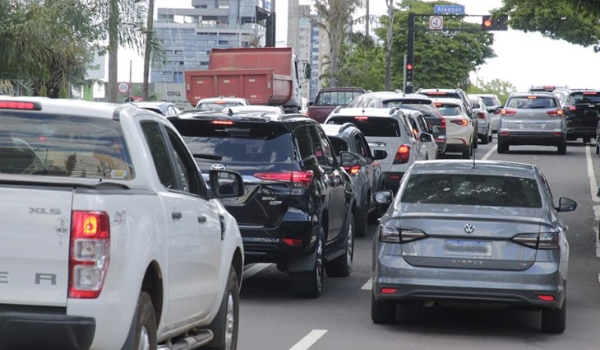 Proprietários de veículos com IPVA em atraso podem regularizar situação em MS