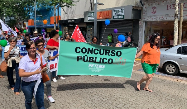 Em MS, 70% dos professores estaduais são convocados e ganham 48% do salário do efetivo