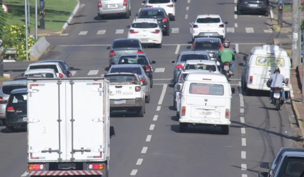 Vence hoje licenciamento veículos com placas de final 1 e 2