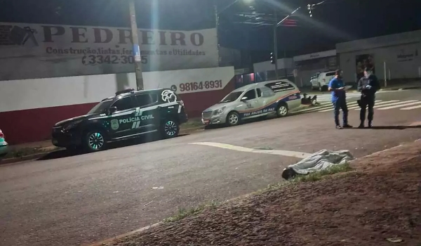 Jovem mata homem a facadas e se 