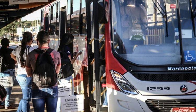 Prefeitura aumenta número permitido de passageiros em pé nos ônibus de Campo Grande