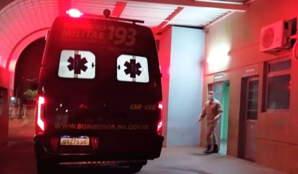 Jovem tenta matar companheira a facadas e acaba baleado ao tentar fugir da PM