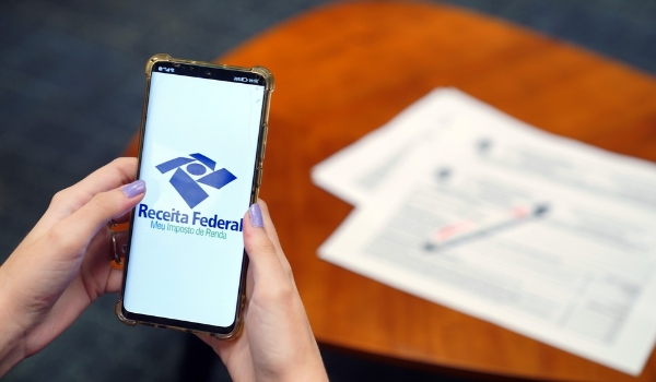 Imposto de Renda 2024: Receita abre consulta ao 1º lote de restituição nesta quinta-feira; veja se vai receber