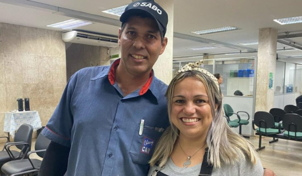 Contratado após intermediação da Funtrab, trabalhador expressa gratidão à instituição em visita