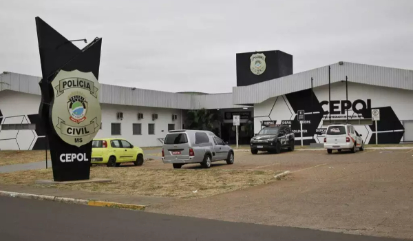 Homem fica ferido ao explodir munição que encontrou no quintal