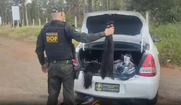 Carga de cabelo humano avaliada em R$ 1,5 milhão é apreendida na fronteira