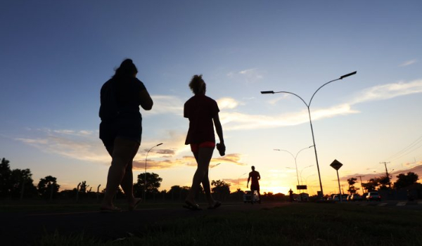 Temperaturas voltam a subir e feriadão tem previsão de sol e tempo estável