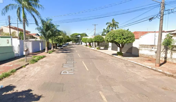 Com arma apontada para cabeça, jovem tem moto levada em assalto