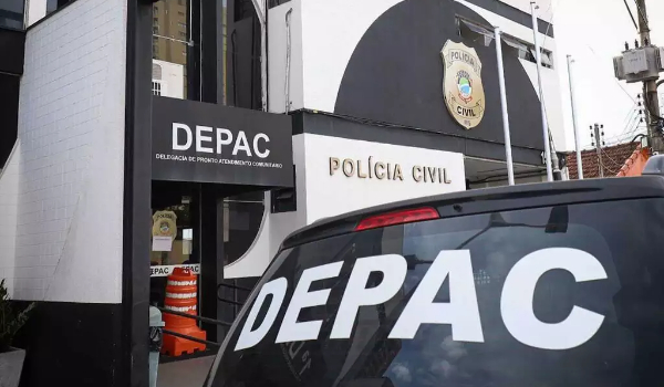 Motorista é rendido por três homens durante corrida e tem carro roubado