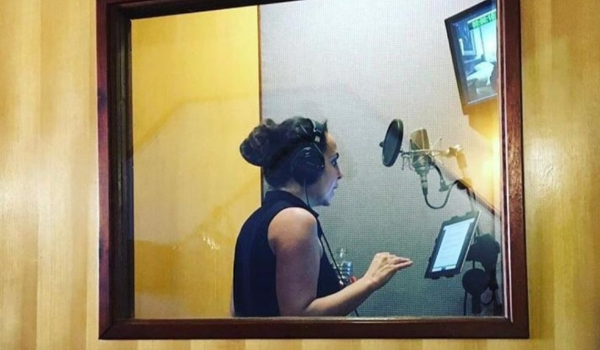 Pornô para cegos e surdos: Como são gravados os filmes adultos com 'narração' e 'legenda'