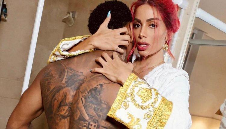 Nego do Borel posta fotos sensuais com Anitta e causa polêmica na rede