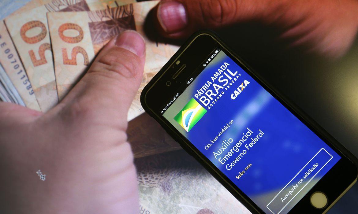 Caixa libera saques do auxílio para 3,8 milhões