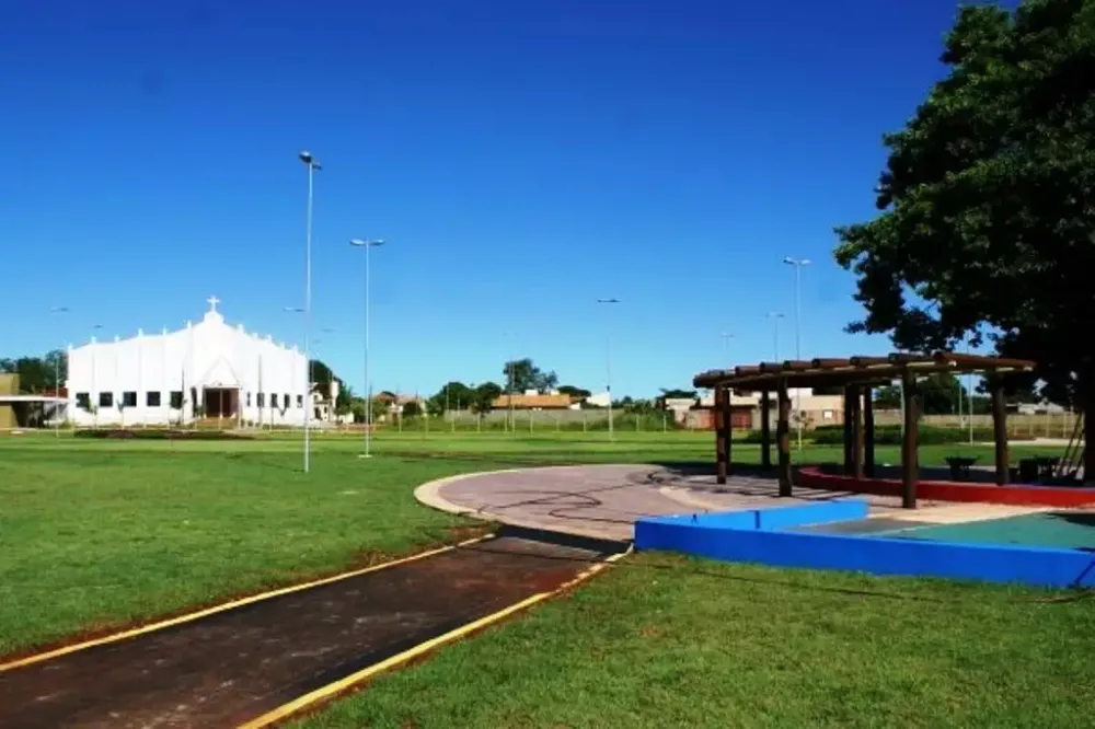 Adolescente é detido por tentar passar a mão em policial que corria em parque