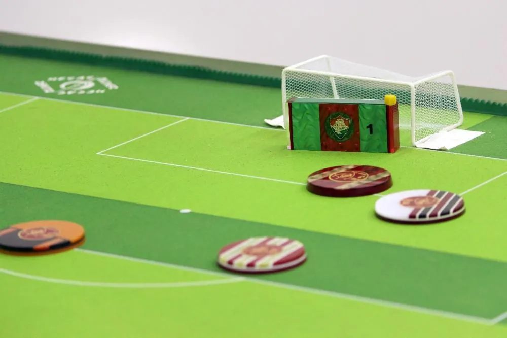 Fefumems e Fundesporte promovem curso prático de iniciação ao futebol de mesa