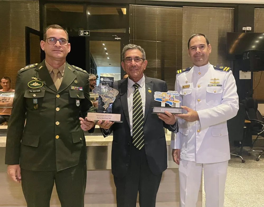 Sessão Solene homenageia o Prefeito Nelson Cintra