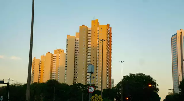 Quinta-feira de feriado será de tempo firme, quente e seco no Estado 