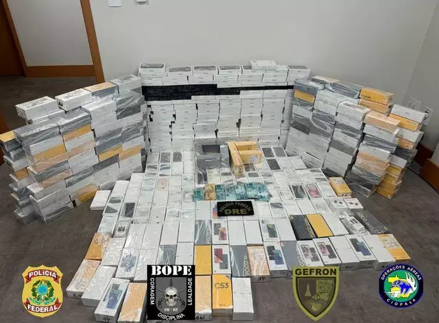 Em avião de MS, polícia apreende carga milionária de celulares -