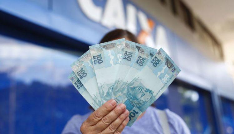 Nascidos em março recebem parcela do auxílio emergencial