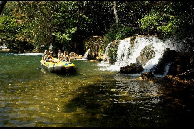 Bonito terá toque de recolher, mas turismo segue