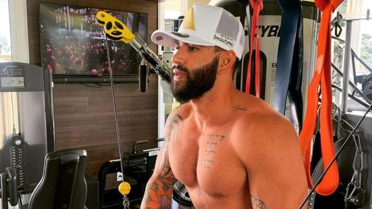 Corpo definido de Gusttavo Lima chama atenção de famosos: 'Tá no shape'. Fotos!