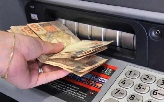 Governo de MS paga 13º salário a 77,4 mil servidores nesta terça-feira