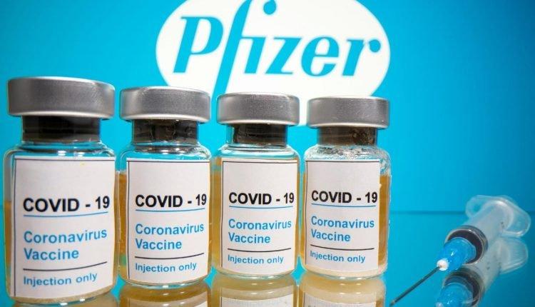 Pfizer alega que Brasil possui dias ou semanas para solicitar vacina usada no Reino Unido