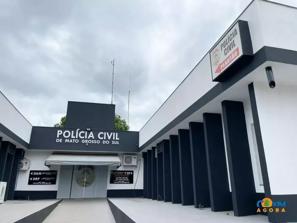 Rapaz de 28 anos morre ao cair em estrada e se atropelado por trator