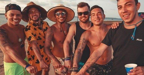 Pode aglomerar? Neymar aluga casa de R$ 6 mil a diária para ‘parças’