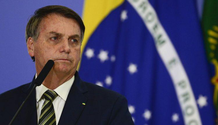 Bolsonaro zomba de eficácia de CoronaVac em SP