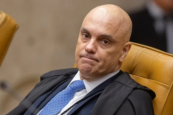 Alexandre de Moraes é alvo de “superpedido” de impeachment da oposição