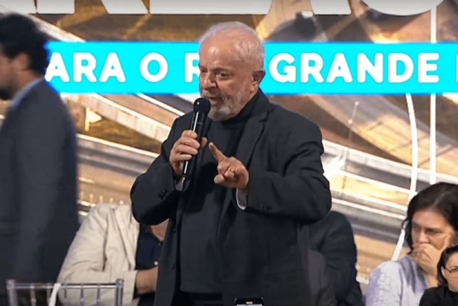 Problema do país não é o pobre trabalhador, são os ricos, diz Lula
