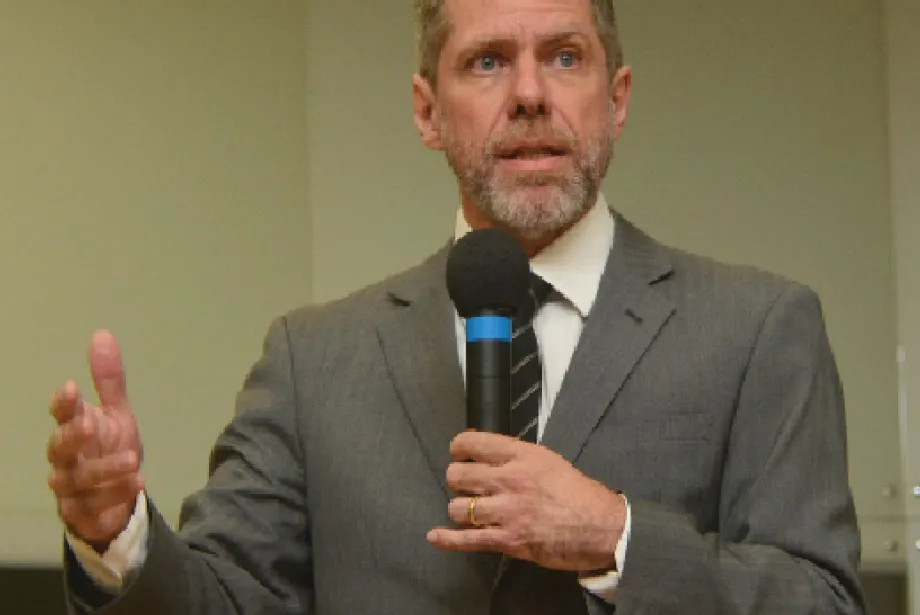 Ampla aliança 'turbina' tempo de rádio e TV de Beto para propaganda eleitoral